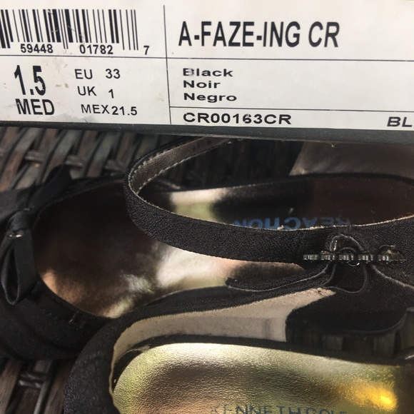 Kenneth Cole girls shoes - Picture 8 of 8